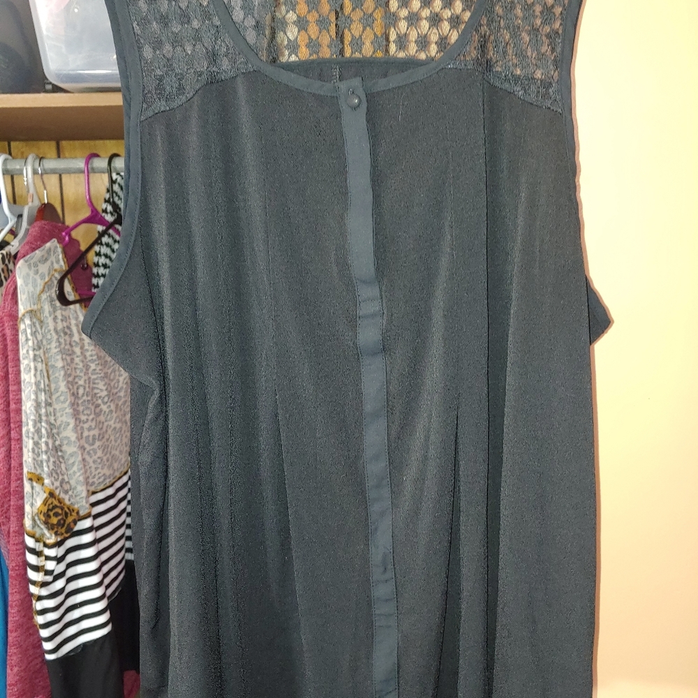 Sleeveless blouse